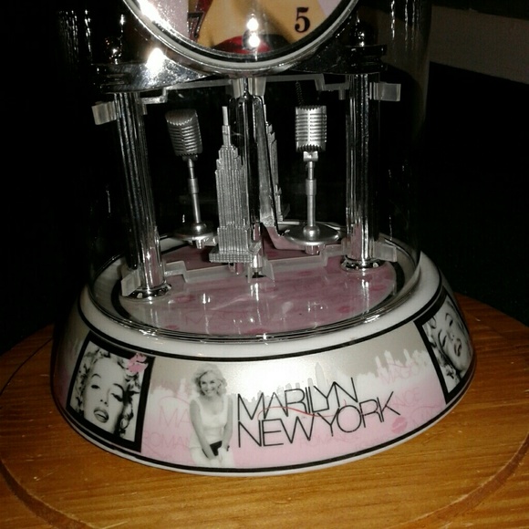 Clock - Picture 5 of 8